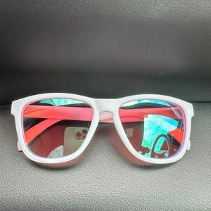 GOODR WhiteSunglasses with pink lenses. Never been worn.